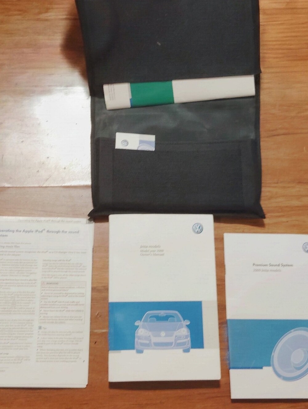 2009 Volkswagen Jetta Owners Manual Set With Case OEM